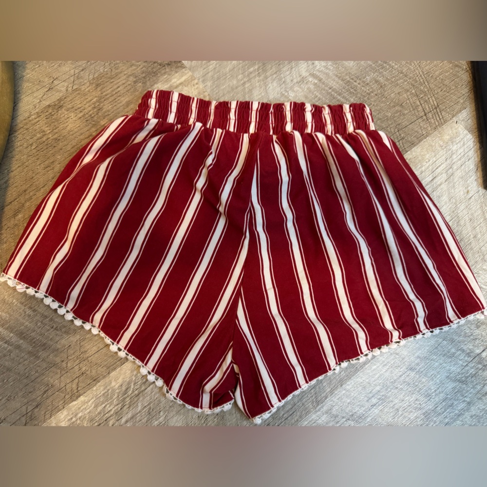 Rue 21 red and white striped size XS SHORTS w white trim